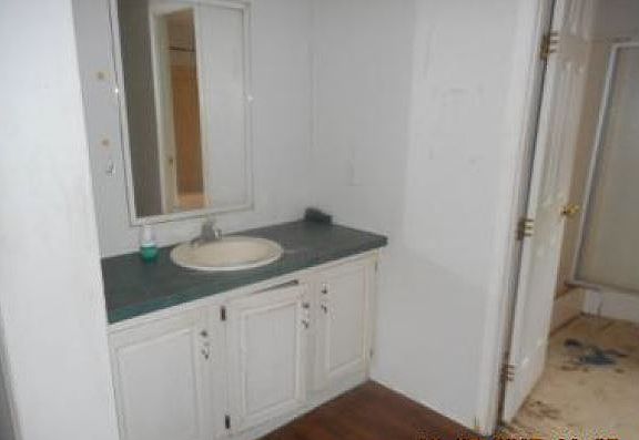 3rd image of 120 Whicker Dr