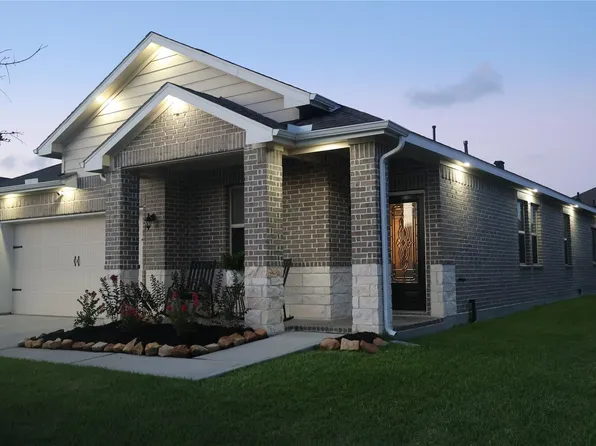 611 Walnut Branch Dr, Baytown, TX 77523
