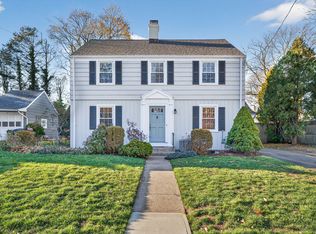 36 Birch Dr, New Haven, CT 06515