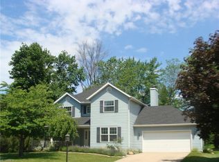 10285 Stamford Ct, Strongsville, OH