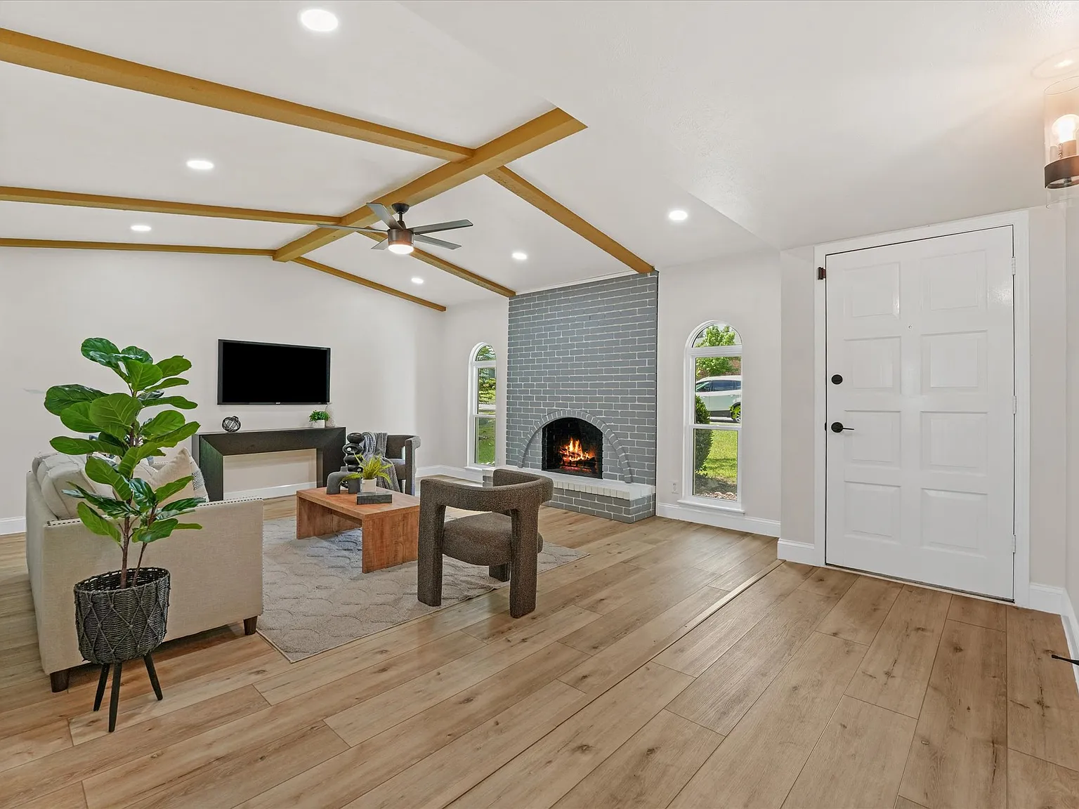 3 bed, 1770 sqft, $2,850 — Photo 3