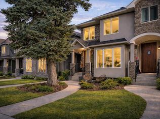 3018 W 30th St SW, Calgary, AB T3E2M6