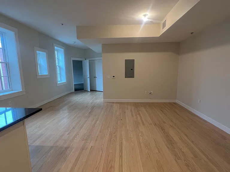 359 Main St #305 — Photo 7