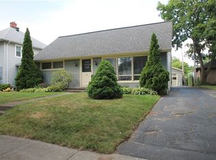 20 Holcomb St, Rochester, NY 14612