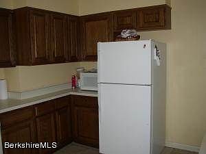 view 3 unti 18 kitchen