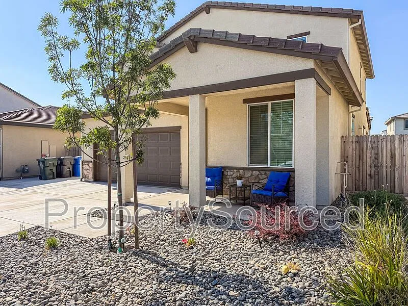 4 bed, 3.0 bath, 1875 sqft, $2,995 — Photo 3