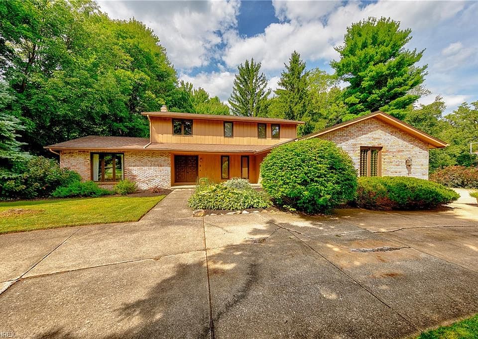 1st image of 32875 Burlwood Dr