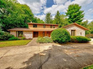32875 Burlwood Dr, Solon, OH 44139