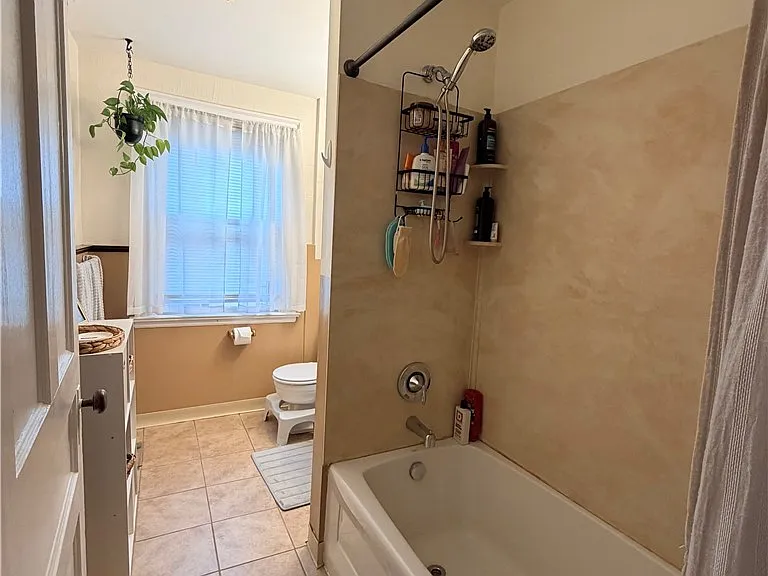 579 W Delavan Ave #2 — Photo 14