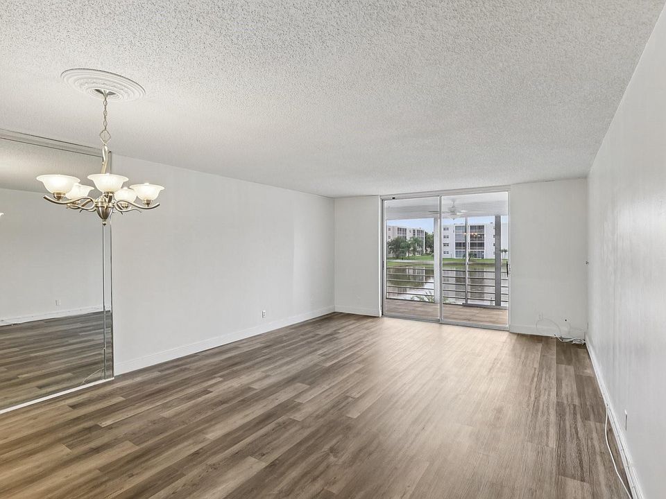 1st image of 1024 SE 4th Avenue #204
