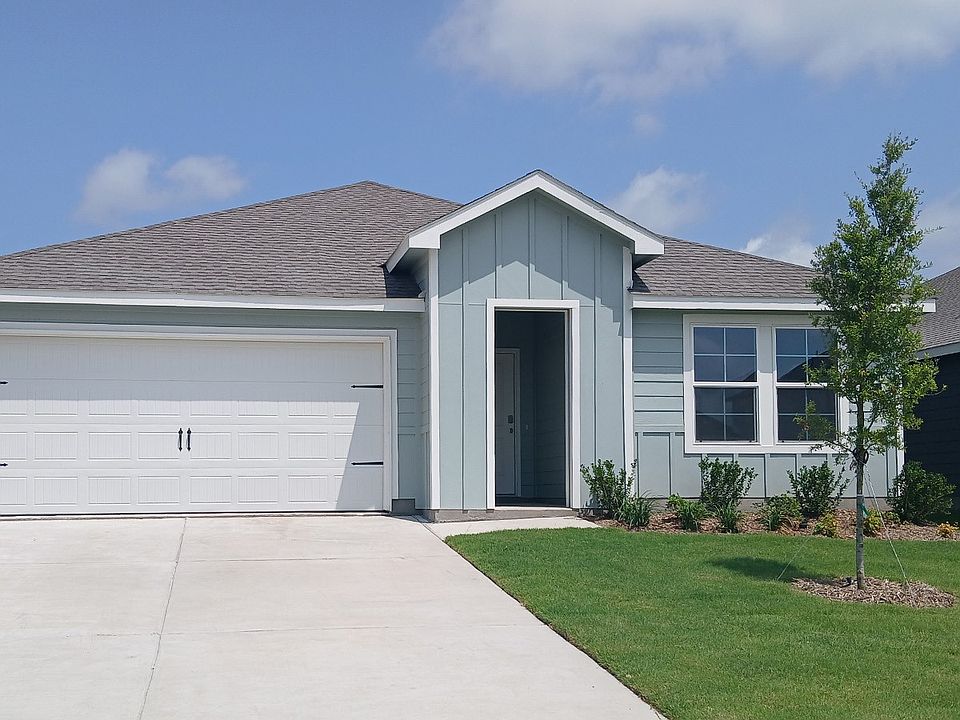 1st image of 216 Whispering Oak Dr