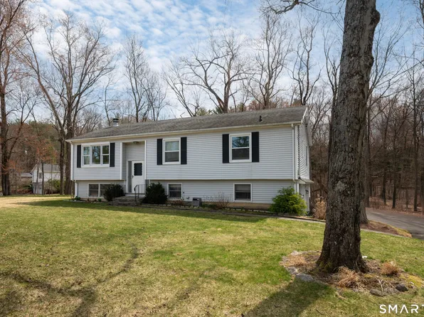 10 Grove Pl, Bethel, CT 06801