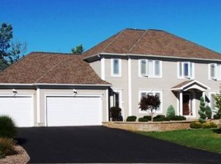 80 Saint Elias Cir, Rochester, NY 14626