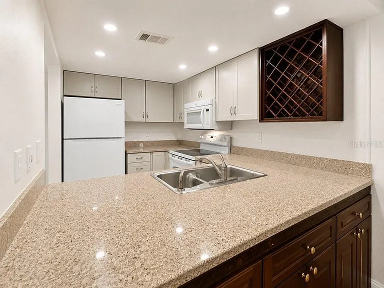 4570 Ringwood Mdw #2 — Photo 8