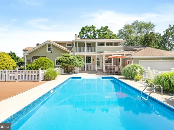 15 Douglas Ave, Hamilton, NJ 08619