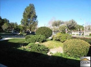 19328 Avenue Of The Oaks, Newhall, CA 91321