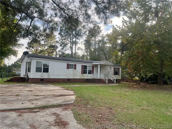 417 Dunrobin Dr, Raeford, NC 28376