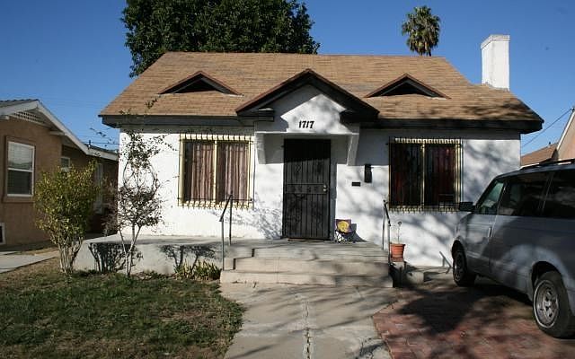 1st image of 1715 W 83rd St