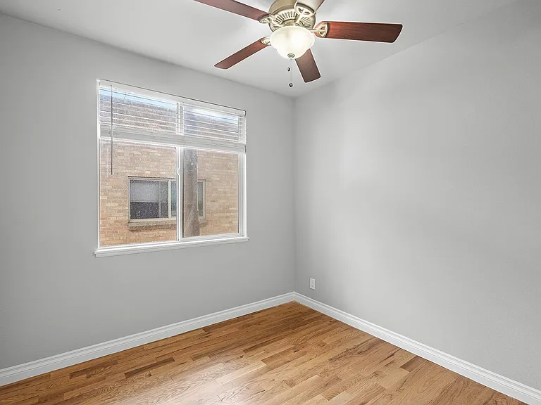 1485 Clayton — Photo 25