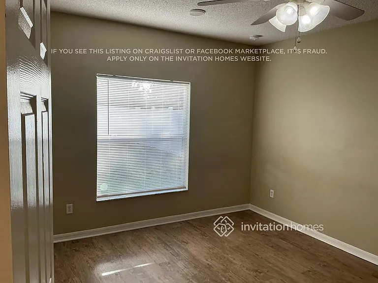427 Symphony Pl — Photo 15