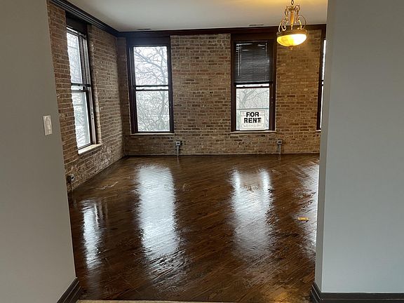 3rd image of 1235 W Grand Ave Unit 2
