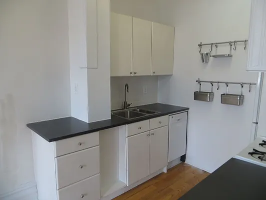 Rented by Performing Assets Corp | media 55