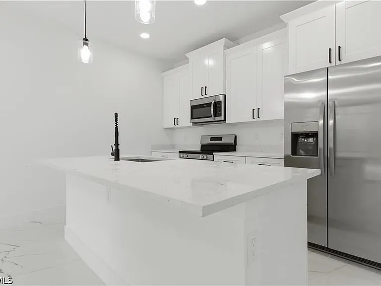 4789 Golfview Blvd — Photo 2