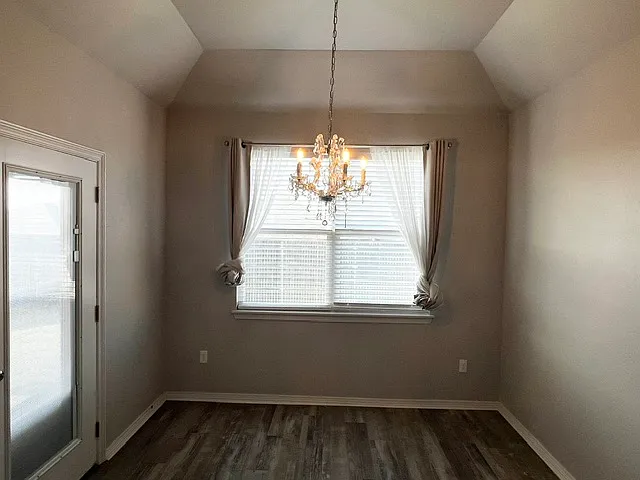 2341 Fallview Dr — Photo 7