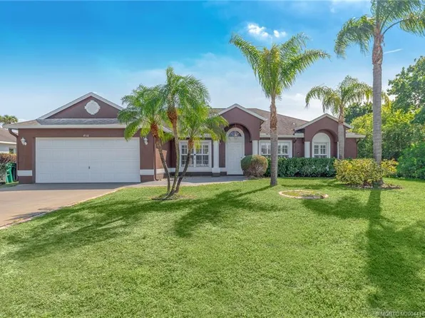 458 SE Essex Dr, Port Saint Lucie, FL 34984