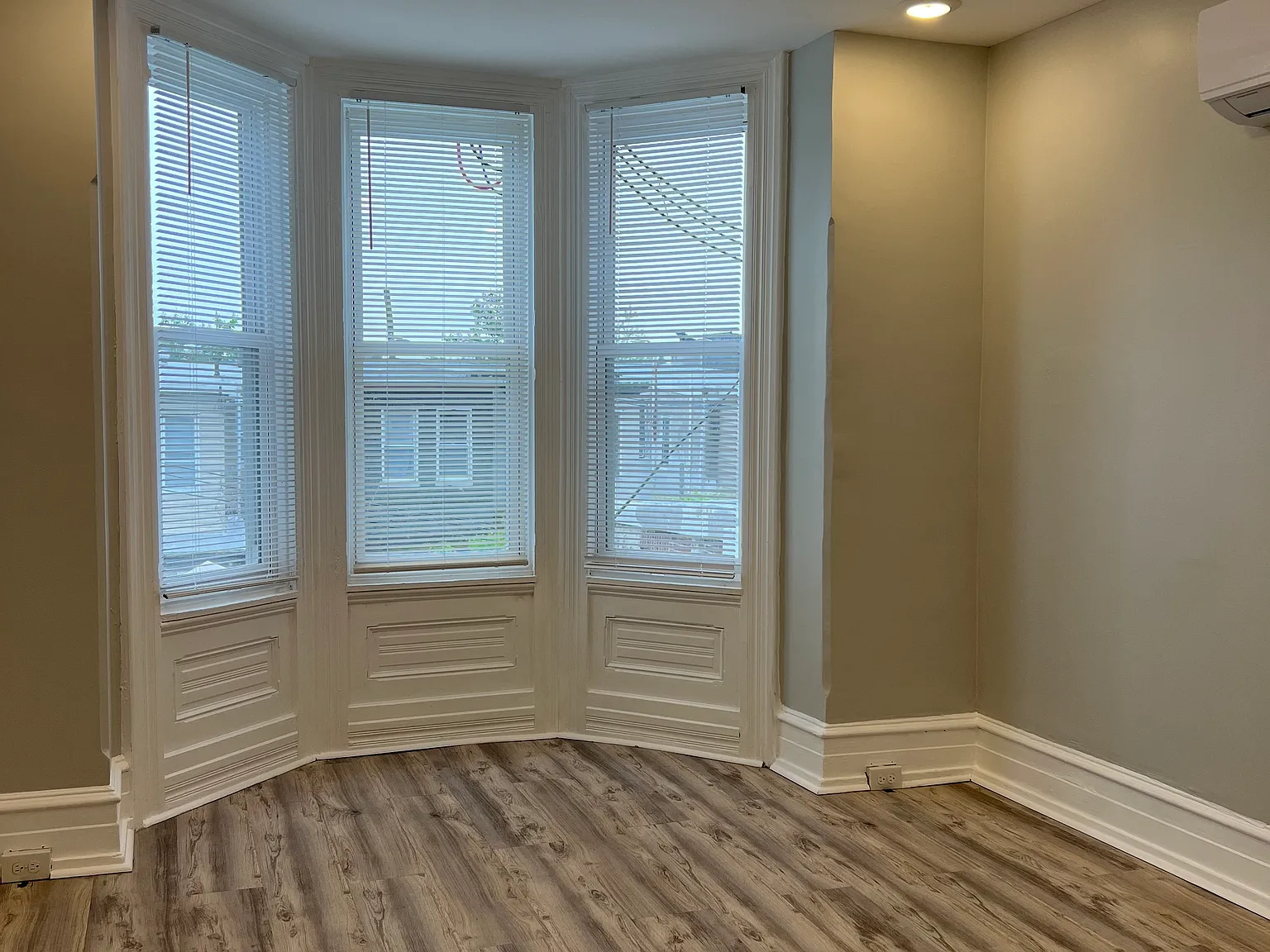 Studio, 600 sqft, $895 — Photo 3