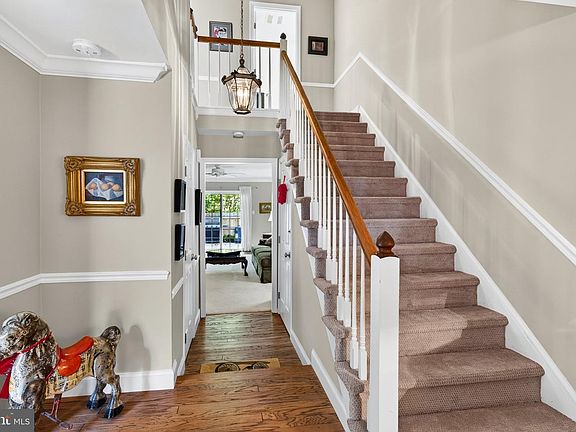 5th image of 315 Shaker Ln