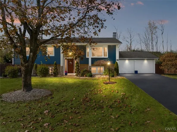 12 Calais Dr, Whitesboro, NY 13492
