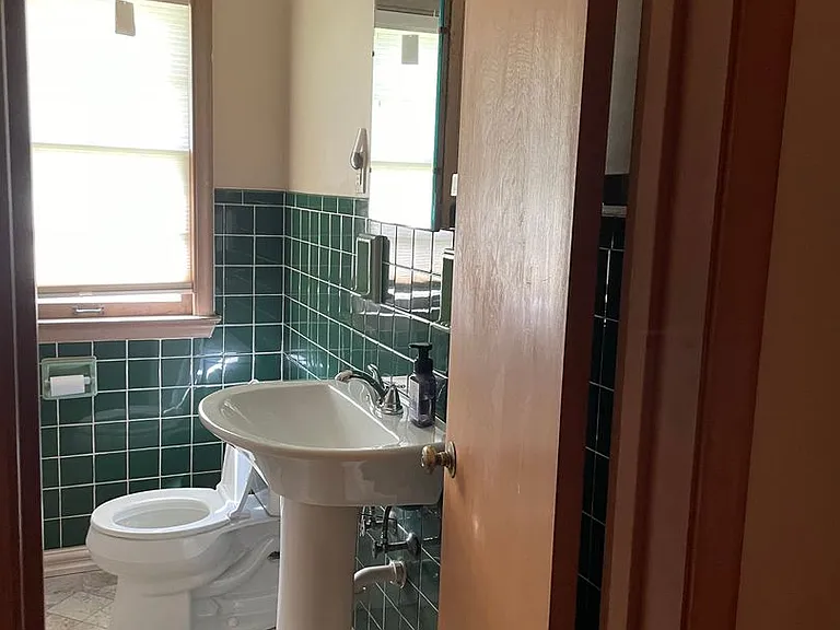 9202 Pacific St — Photo 12