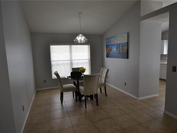 3rd image of 512 Fahey Ct