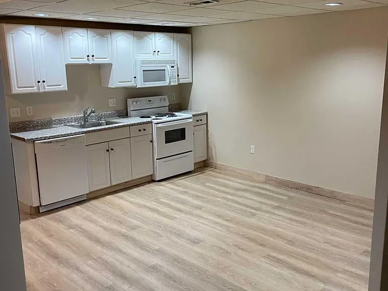 1693 Beacon St #B — Photo 1