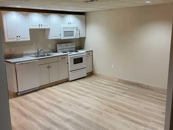 1693 Beacon St #B, Brookline, MA 02445