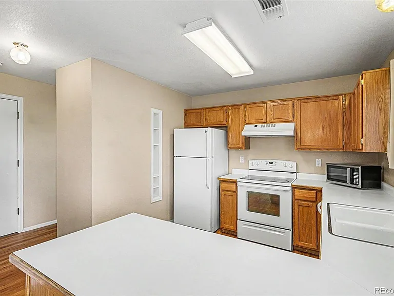 10411 Hyacinth St — Photo 9
