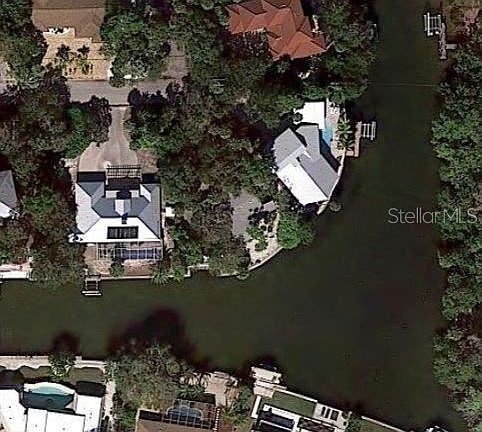 4th image of 832 Edgemere Ln