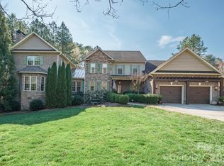 4852 Brookridge Dr NE, Hickory, NC 28601
