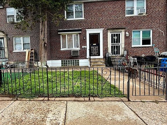 2nd image of 1449 Creston St