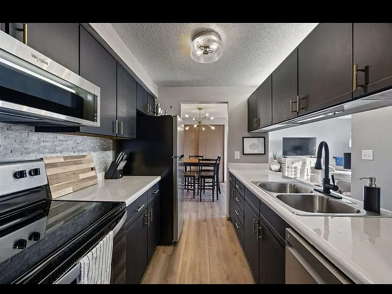 806 Benton Dr #3 — Photo 5