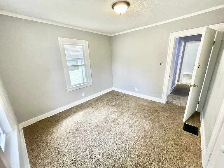 5725 Highland Ave — Photo 19