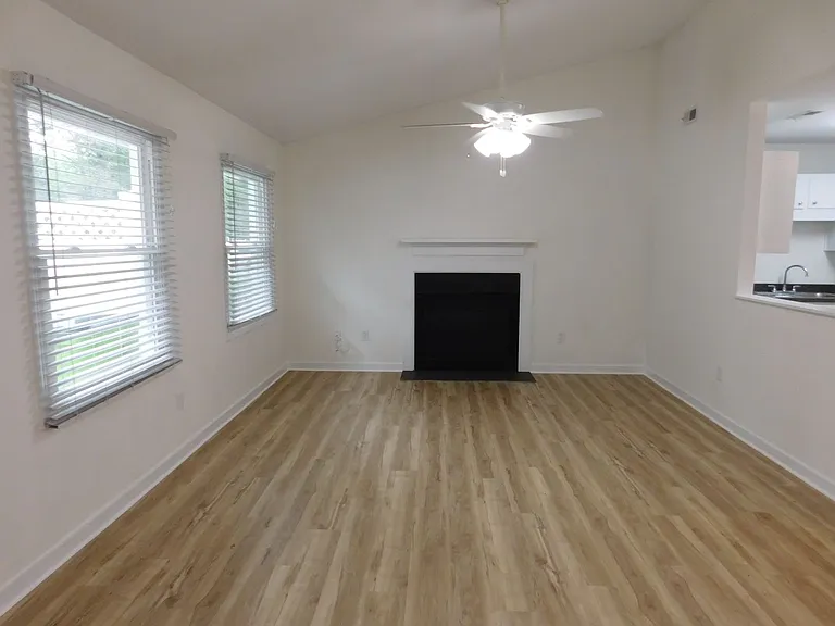 1522 College Way — Photo 6
