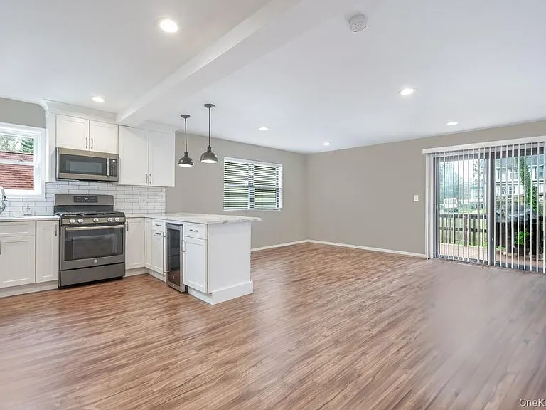48 Lincoln Pl — Photo 15