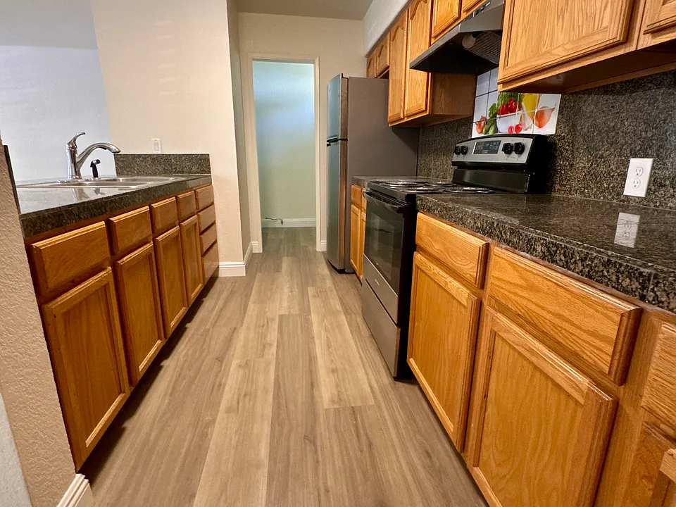 815 W San Ysidro Blvd #203