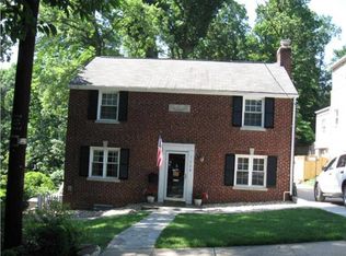 1228 24th St S, Arlington, VA 22202