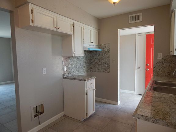 3rd image of 929 Quetzal St APT 2