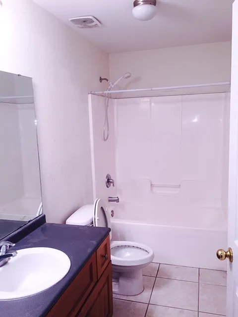 3 bed, 1338 sqft, $1,400 — Photo 2