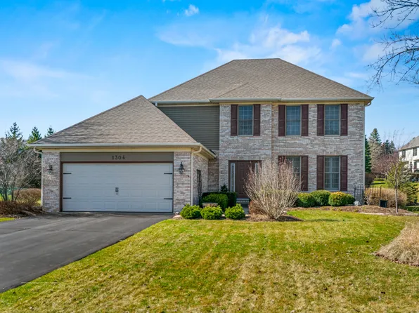 1304 Hunters Rdg E, Hoffman Estates, IL 60192