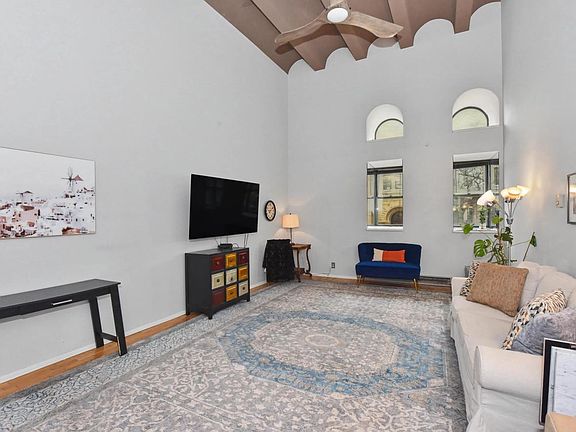 3rd image of 270 E Highland AVENUE #224